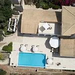 Adamas Villa