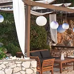 Adamas Villa *